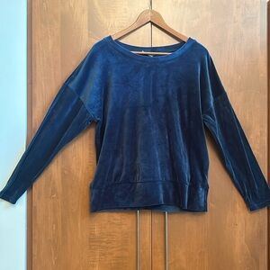 Women’s Cable & Gauge Sport teal velour jersey, size L